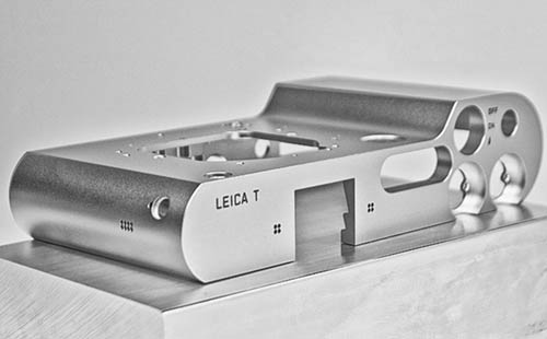 LeicaT701_body1.jpg