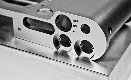 LeicaT701_body2.jpg