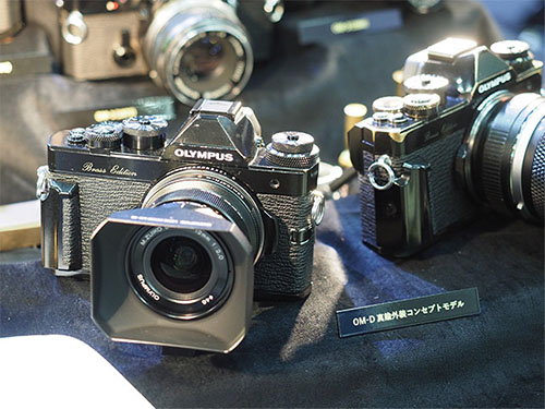 oly_om-d_brassedition_002.jpg