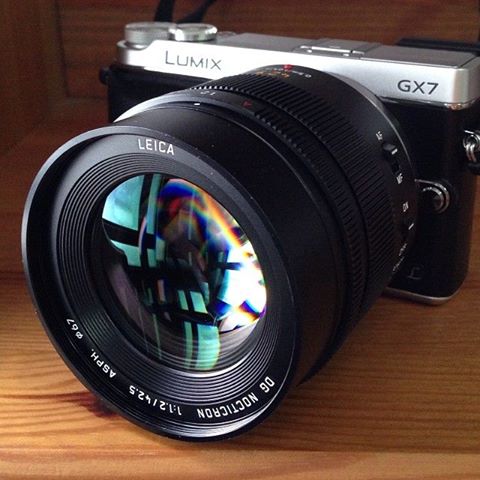 pana_42.5_f1.2_f001.jpg