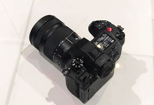 pana_s1h_bk_002.jpg
