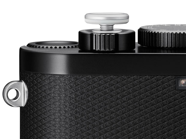 LeicaQ3_accesory_Soft_Release_Button_Camera_silver1_004.jpg