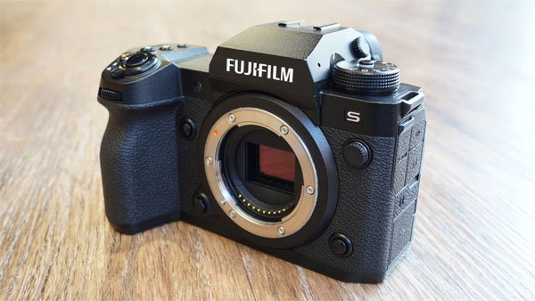 fuji_X-H2S_cl_001.jpg