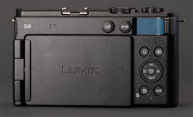 panasonic_LumixS9_of_011.jpg